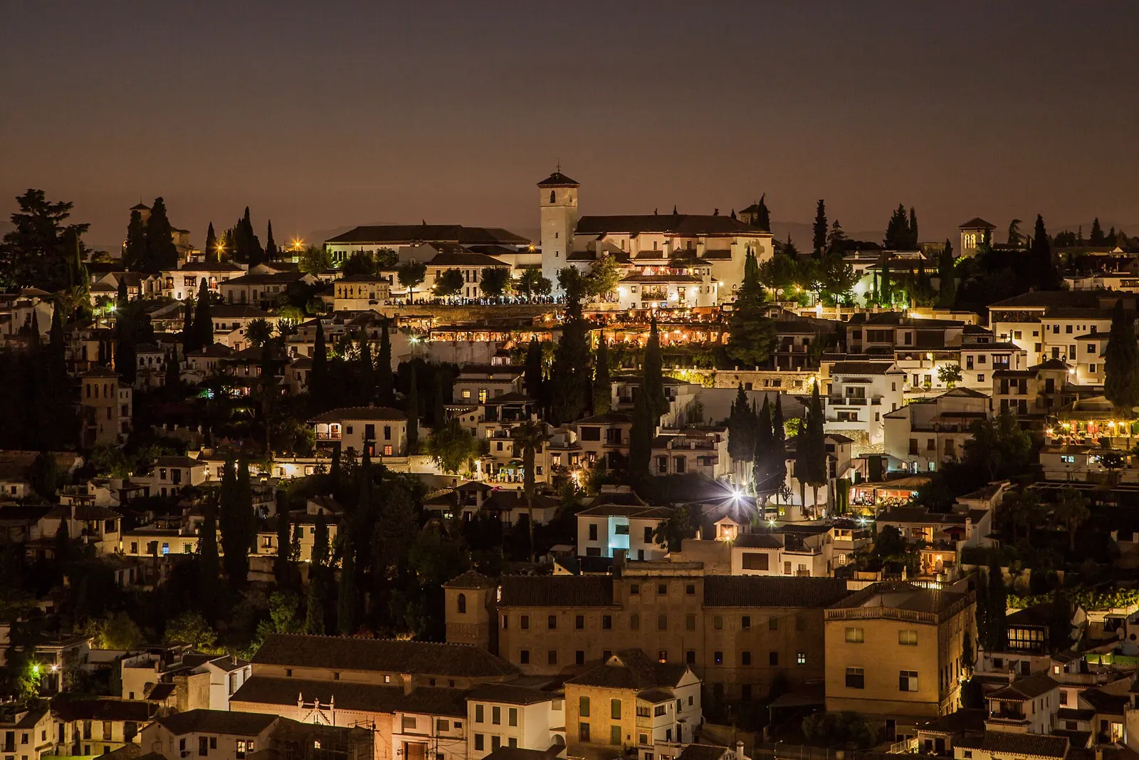 El Albaicín de noche visto desde la Alhambra